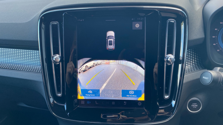 Volvo XC40 2.0 B3P Plus Dark 5dr Auto Petrol Estate